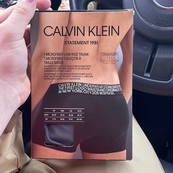 Calvin Klein Statement 1981 Men’s Low Rise Trunk in Black - Picture 4 of 8